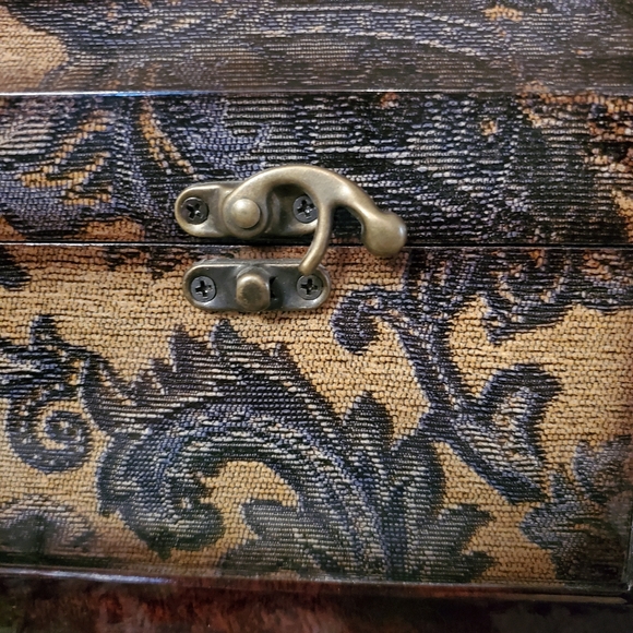 Fancy Wooden Storage/Jewelry/Knick-Knack Box With Latch New. - Picture 7 of 13